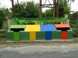 Id limbah ponsel bisa terbawa ke tempat pembuangan akhir, lalu bahan kimia berbahaya meresap ke tanah dan air, sehingga menyerupai permasalahan seperti di tambang asalnya. Let S Get To Know The Functions Of Indonesia S Waste Management Facilities Tps Tps 3r Tpst And Tpa Waste4change