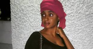 Download shegen dukan da hadiza gabon ta yiwa amina amal ya sa gabon ta fi kowacce yar fim shahara a 2019. Kalli Hotunan Dasuka Janyowa Jaruma Amina Amal Tsinuwa Da Zagi