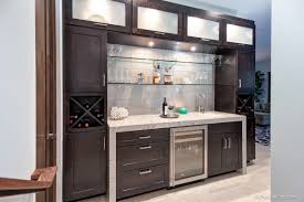 Check this article & get finest modern home bar designs! 75 Beautiful Modern Home Bar Pictures Ideas July 2021 Houzz