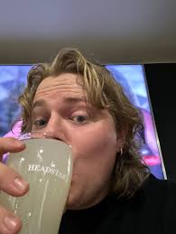 Should of taken photos BEFORE the drinking ☝️🤓🍷