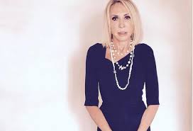 Advirtiendo a la joven cantante, bozzo aseguró que ante los jueces frida debe mostrar pruebas contundentes de sus acusaciones, pues de no hacerlo de esa forma, terminará en la cárcel. Asi Lucia Laura Bozzo Cuando Era Joven Y Queria Ser Modelo Rcn Radio