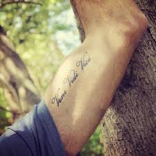 We werken met een team van 4 ervaren tattooeerders met variërende stijlen en wachttijden. Veni Vidi Vici Semi Permanent Tattoo By Easy Ink The Revolutionary Long Lasting Temporary Tattoo Easy Ink