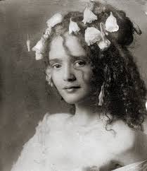 Playing with photogenic drawings. Talbot's "Waterloo" paper, sensitized  with silver nitrate and potassium bromide. This gives a lot darker base  tone, even before exposure. Very fast, I overexposed this one. :) The