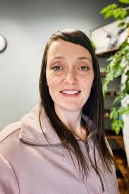 Shelley Redman's Instagram, Twitter & Facebook