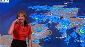 Lear comenzó su carrera como presentadora del clima en central television en 1992 y luego pasó dos años en lbc en londres. Bbc Weather Presenter Louise Lear Loses It As She Gets The Giggles During Live Broadcast Huffpost Uk