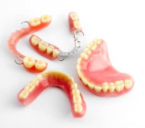 Difference Between Full & Partial Dentures | Prairie Dental Care