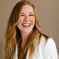 Hol dir hier den Zugang zu allen Interviews. Tauche ein in die weibliche  Kraft wann immer du willst