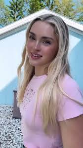 Travelle Robinson's Instagram, Twitter & Facebook