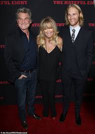 Jennifer aniston heute und in den 90ern. Kate Hudson Ist Uberglucklich Als Sie Bruder Wyatt Russell Und Frau Teilt Die Das Erste Kind Erwarten Aktuelle Boulevard Nachrichten Und Fotogalerien Zu Stars Sternchen