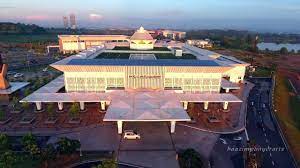 Masjid ini juga menganjurkan pelbagai aktiviti dan acara, ia dilengkapi dengan dewan besar yang boleh digunakan untuk acara dan upacara. 5 2 Mb Masjid Raja Haji Fi Sabilillah Cyberjaya Aerial Download Lagu Mp3 Gratis Mp3 Dragon