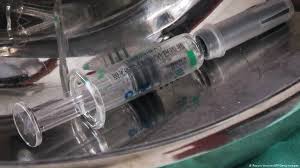 De acuerdo con análisis realizados por las propias farmacéuticas y retomadas por the new york times indican que la vacuna de sinovac mostró una. Confusion Sobre La Efectividad De Las Vacunas Chinas Coronavirus Dw 12 04 2021