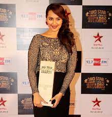 Sonakshi sinha bra size, sonakshi sinha measurements, height, weight, age, body, affairs, boyfriend, and personal information about this bollywood actress. Sonakshi Sinha Wiki Age Boyfriend Family Religion Biography More Wikibio
