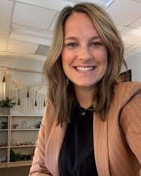 Brittany Hadley's Instagram, Twitter & Facebook