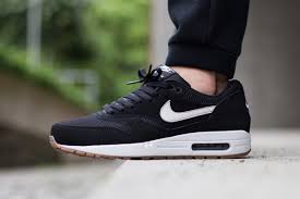 Nike Air Max 1 Essential Black White Gum Eu Kicks Sneaker Magazine Zapatos Hombre Deportivos Zapatos Hombre Zapatillas Nike