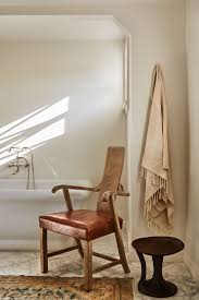 Pendant des années elle a été mon émission du samedi soir que je ne ratait jamais. Traditional Clean Lined Remodel Disc Interiors Update A 1930s House In La Disc Interiors Floor Design Interior