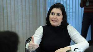 Simone nassar tebet (três lagoas, 22 de fevereiro de 1970) é uma advogada, professora e política brasileira, atualmente senadora da república pelo estado do mato grosso do sul, eleita pelo mdb, seu primeiro e único partido. Senadora Simone Tebet Bolsonaro Ainda Nao Vestiu O Terno De Presidente Seu Dinheiro
