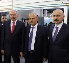 Yüksek lisans eğitimini bahçeşehir üniversitesi kentsel sistemler ve ulaştırma yönetimi bölümünde yaptı. Datei Mevlut Uysal Mehmet Cahit Turhan And Adil Karaismailoglu Jpg Wikipedia