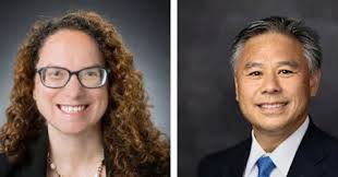 Meet Dr. Sally Guzman Reyes (@sally107). Dr. Guzman Reyes is a Leadership  for Learning Cohort 7 (L4L7) #EduDawg and attended our in-person graduation  celebration last June. Before the big day, we were