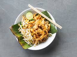 Pad See Ew Vs Pad Thai (Are They The Same?) - Flavorful Home
