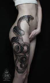 Scary snake tattoose on the leg : Scary Snake Thigh Tattoo Amazing Tattoo Ideas