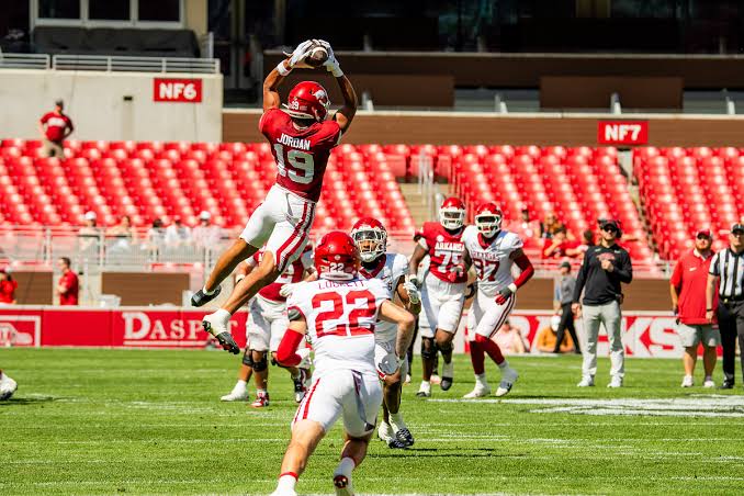 After 'night and day' offseason leap, Arkansas football's Antonio Jordan competing for playing time | Whole Hog Sports
