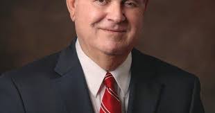 Lamar Lewis's Instagram, Twitter & Facebook