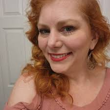 Lindsey Tew's Instagram, Twitter & Facebook