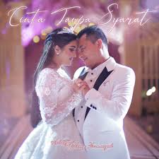 Hal itulah yang menurut pelantun jodohku itu menjadi daya tarik mantan suami krisdayanti tersebut. Anang Hermansyah Ashanty Songs Albums And Playlists Spotify