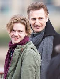 Liam Neeson And Thomas Brodie Sangster For Love Actually Thomas Sangster Liam Neeson Thomas Brodie Sangster