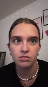 “seeing if my eyes are crossed when I look up” okay gurl #crosseyed