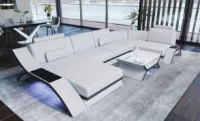 Komforten i en sofa fokuserer på å sitte i den. Sofa Und Couch Shop Designer Sofa Gunstig Kaufen Sofa Dreams