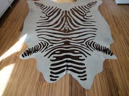 Teppich trendline afrika bordure beige in 4 grossen teppiche. Zebra Teppich Lederhaut Auf Kuhfell Kaufen Auf Ricardo
