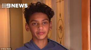 Monster delivery of 250 grams of gold coins. Boy Pays Tribute To Shaun Oliver After Wollongong Rescue Daily Mail Online