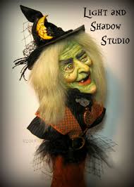 A Painted And Sculpted Witch By Artist Tammy Strum Of Light And Shadow Studio Halloween Artwork Halloween Folk Art Halloween Art