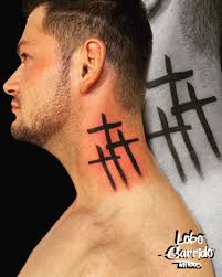 Cruz celta irlandesa, escocesa el signo vector. Cruz Tattoo 3 Cruces Cruz Tattoo Tattoos Tattoo Quotes