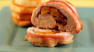 Unos dias sin pasar por tu cocina y me encuentro con un pollo primero descamisado y luego con traje y corbata. Receta De Pechuga De Pollo Rellena Con Platano Maduro Quericavida Com
