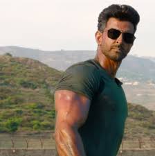 Get the latest hrithik roshan photo gallery, party photos, candid photos and movie stills. Hrithik Roshan Wallpapers New Look Hair Cool Eyewear Chin Sunglasses Muscle T Shirt Facial Hair Barechested Glasses 2411367 Wallpaperkiss