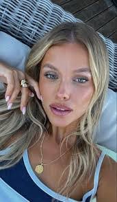 Isabelle Jensen's Instagram, Twitter & Facebook