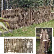 Barriere Noisetier L 120cm X H 60cm Avec Tige Avec Images Barriere Jardin Jardins En Bois Cloture Jardin Bois
