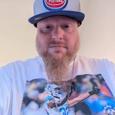 He plays it great!! @markwahlberg #scarpa dad