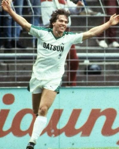 Herzlichen Glückwunsch zum Geburtstag, Lothar Matthäus! 🎉 Die Borussia-Legende  feiert heute seinen 65. Ehrentag. Wir wünschen dir alles Gute und einen  tollen Tag! 🖤🤍💚 #FohlenFamilie