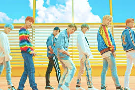Bts Makes History As Dna Becomes 1st Korean Boy Group Mv To Surpass 1 Billion Views Soompi Kim namj00n kim seokjin min yoongi jeong hosoek 2:05 am i the only one who focus on taehyung's hand at everytime when iam watching dna mv.his. dna becomes 1st korean boy group mv