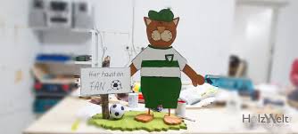 Basteln und suche dafür eine dekupiersäge. Einen Fussballer Aus Holz Mit Der Laubsage Basteln Holzwelt Net