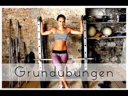 Der klassiker unter den bauchmuskelübungen ist ideal für zuhause. Grundubungen Muskelaufbau Krafttraining Ausfuhrung Squats Kreuzheben Muskelaufbau Frauen Youtube