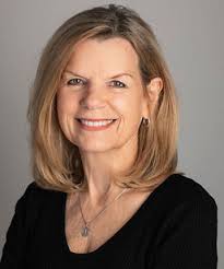 Lori Kelch's Instagram, Twitter & Facebook