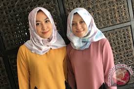 Mempelajari tentang pengertian proposal usaha, contoh proposal, tujuan atau manfaat, format dan cara pperlengkapan bisnis. Juragan Muda Di Balik Bisnis Manis Vanilla Hijab Antara News