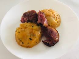 Cartofi prăjiți la cuptor, fragezi în interios și crocanți la exterior, cu foarte puțin ulei, lista de ingrediente detaliată și mod de preparare video. Ciolan La Cuptor Cu Cartofi Taranesti Cooking At Home