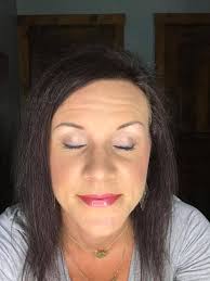 Now glo wtf is this you wanna look like a light skin Meg?