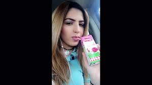 أثارت الفنانة المُعتزلة نصرة الحربي، جدلًا واسعًا على مواقع التواصل الاجتماعي، بسبب نشرها عدة تغريدات متواصلة عبر حسابها على موقع تويتر، لوّحت خلالهما إلى مرورها بمشكلات عديدة، دون ذكر أسباب مباشرة. Ù†ØµØ±Ù‡ Ø§Ù„Ø­Ø±Ø¨ÙŠ ÙˆÙƒÙˆØ§Ù„ÙŠØ³ Ø§Ù„ØªØµÙˆÙŠØ± ÙŠÙˆÙ…ÙŠØ§Øª Ø³Ù†Ø§Ø¨ Ø´Ø§Øª Youtube