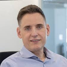 Daniel Hutta's Instagram, Twitter & Facebook